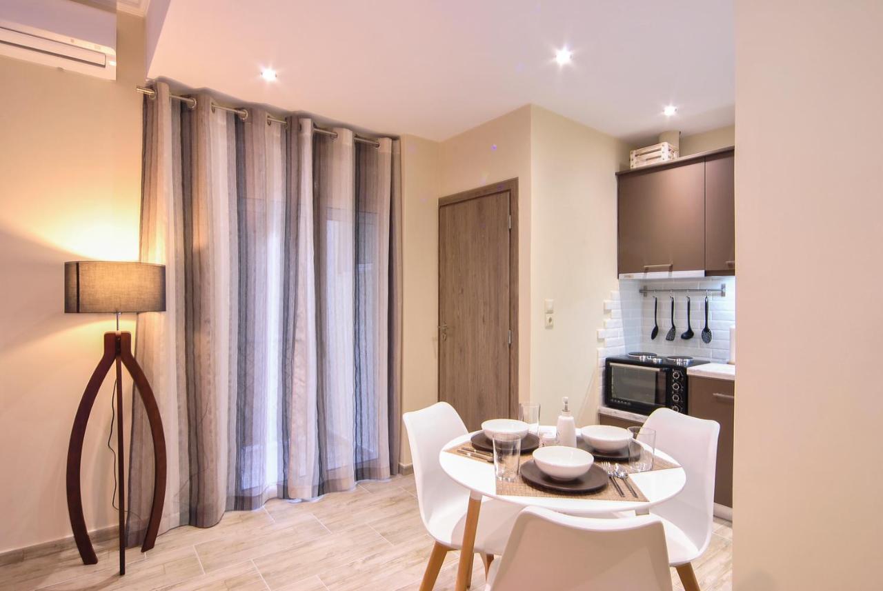 Studio 20 Patras Luaran gambar